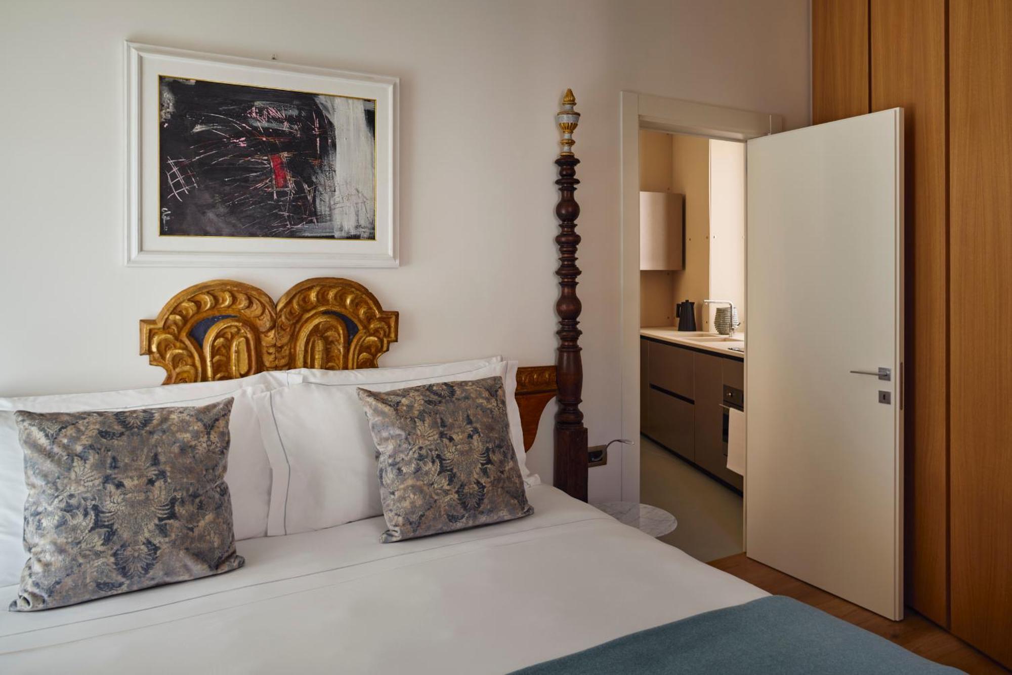 Palazzo Delle Pietre - Luxury Apartments Рим Экстерьер фото