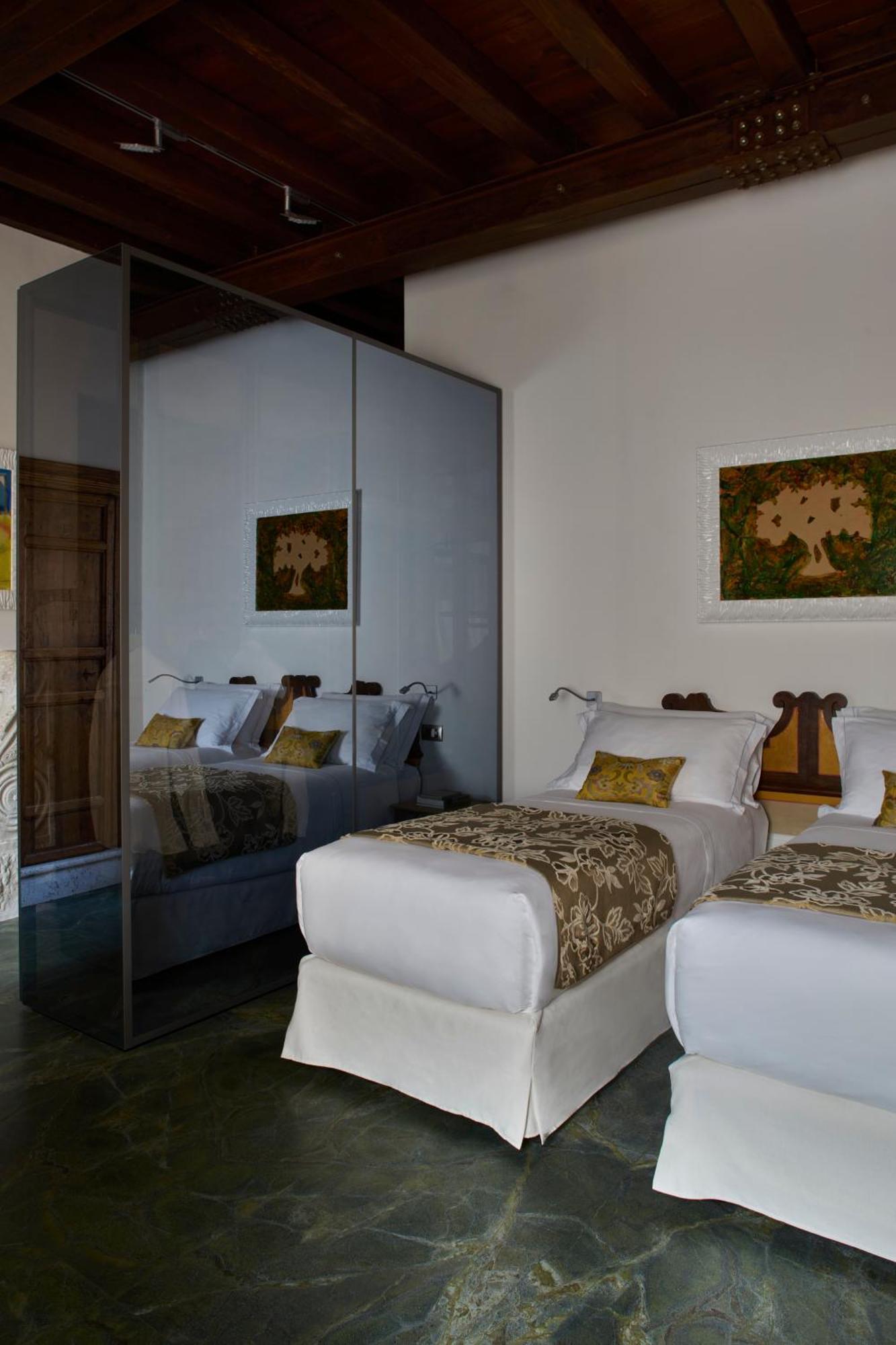 Palazzo Delle Pietre - Luxury Apartments Рим Экстерьер фото