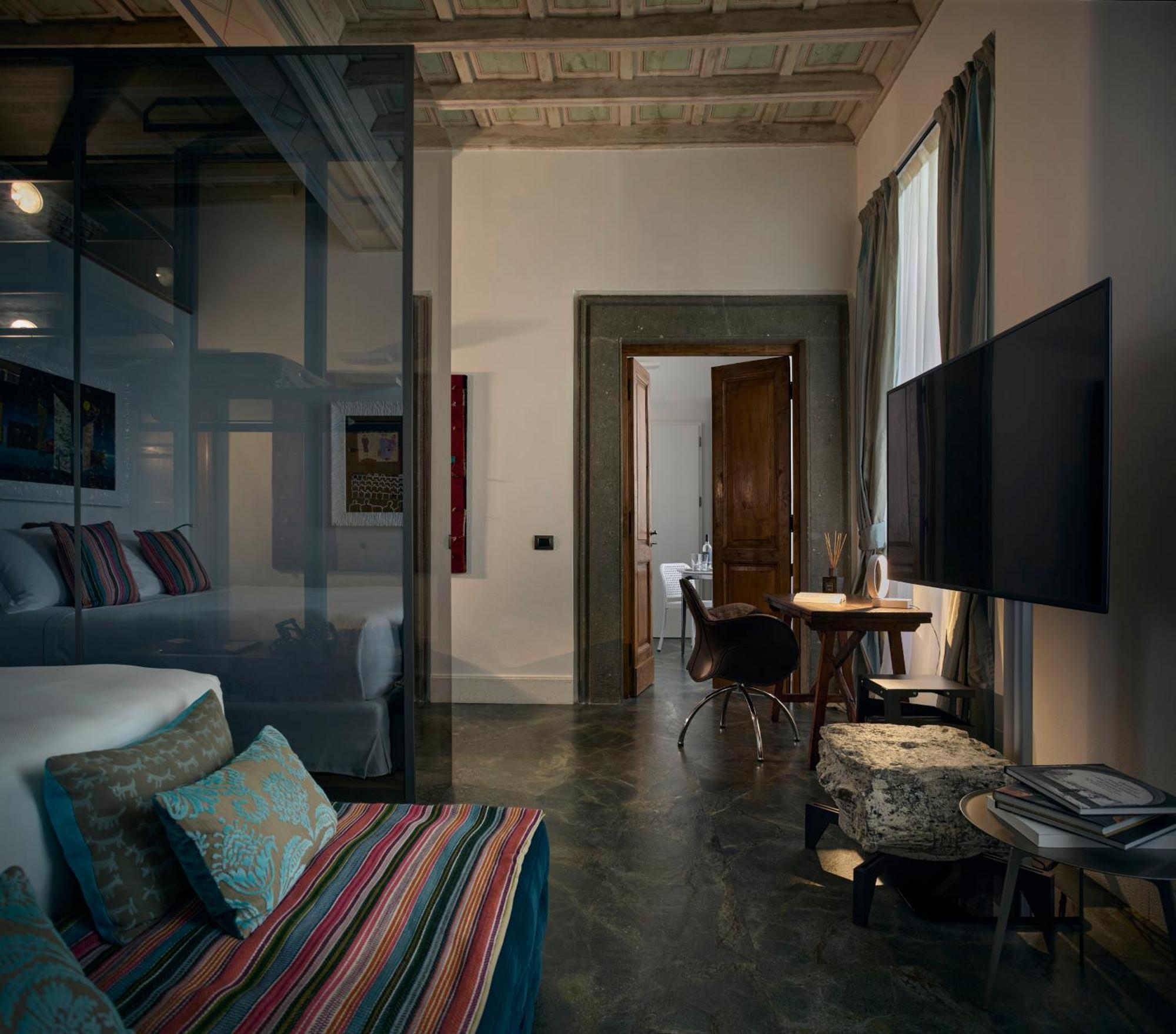 Palazzo Delle Pietre - Luxury Apartments Рим Экстерьер фото