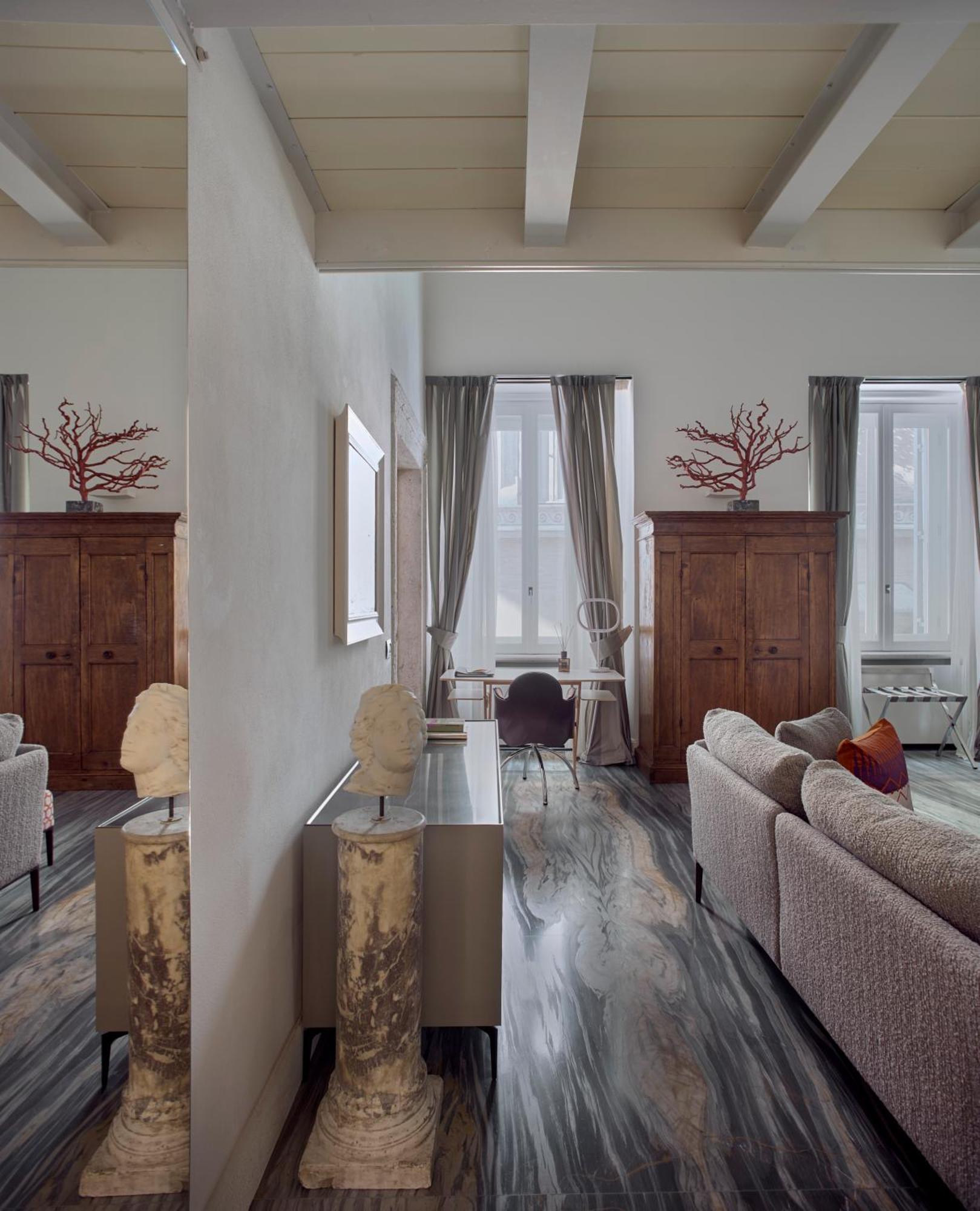 Palazzo Delle Pietre - Luxury Apartments Рим Экстерьер фото