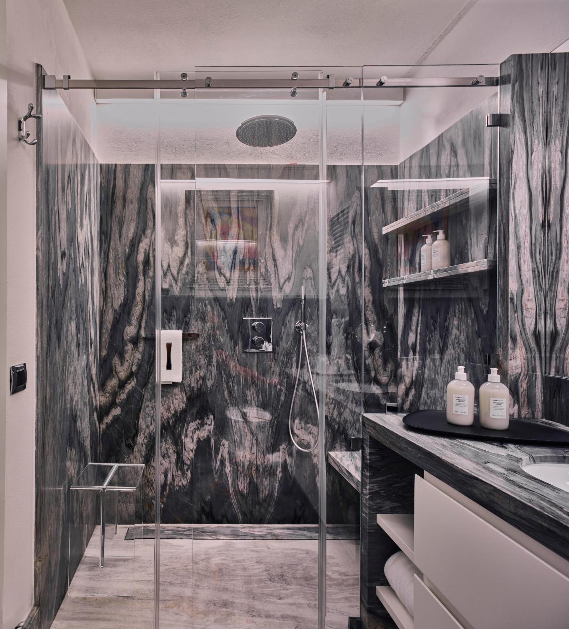 Palazzo Delle Pietre - Luxury Apartments Рим Экстерьер фото