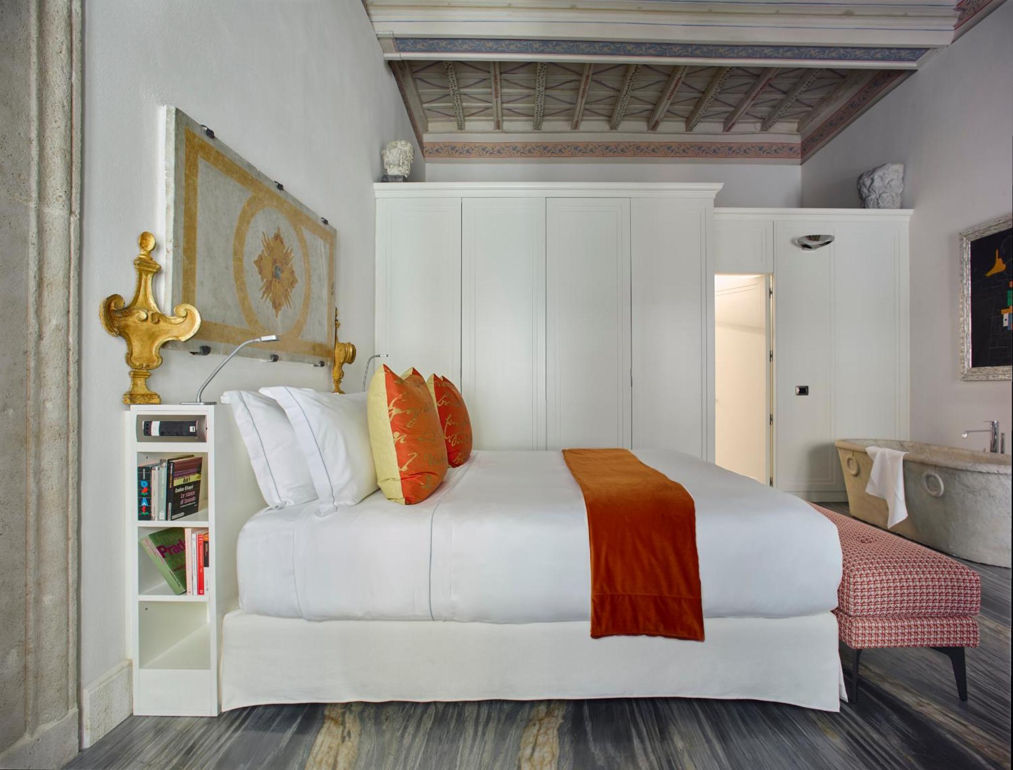 Palazzo Delle Pietre - Luxury Apartments Рим Экстерьер фото
