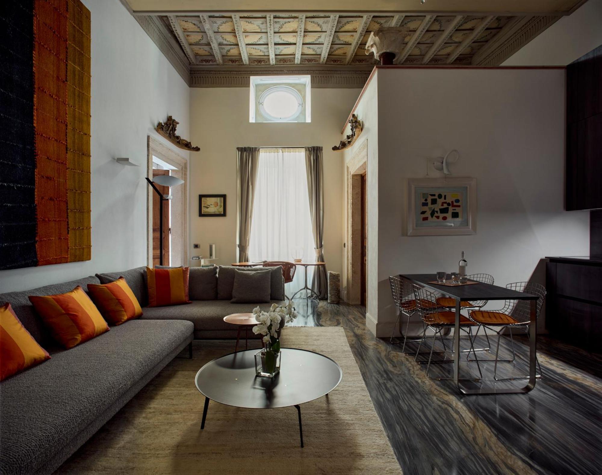 Palazzo Delle Pietre - Luxury Apartments Рим Экстерьер фото