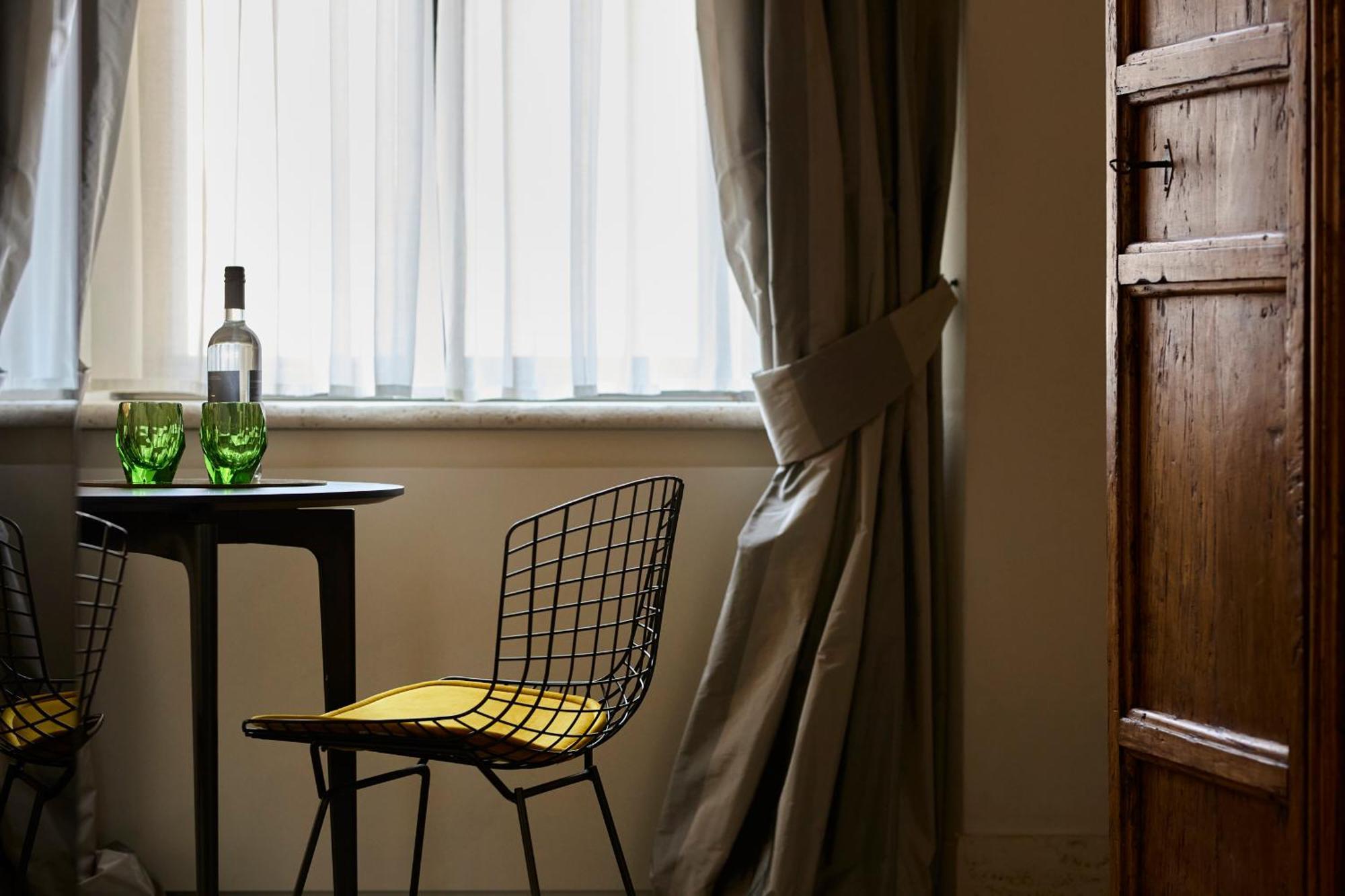 Palazzo Delle Pietre - Luxury Apartments Рим Экстерьер фото